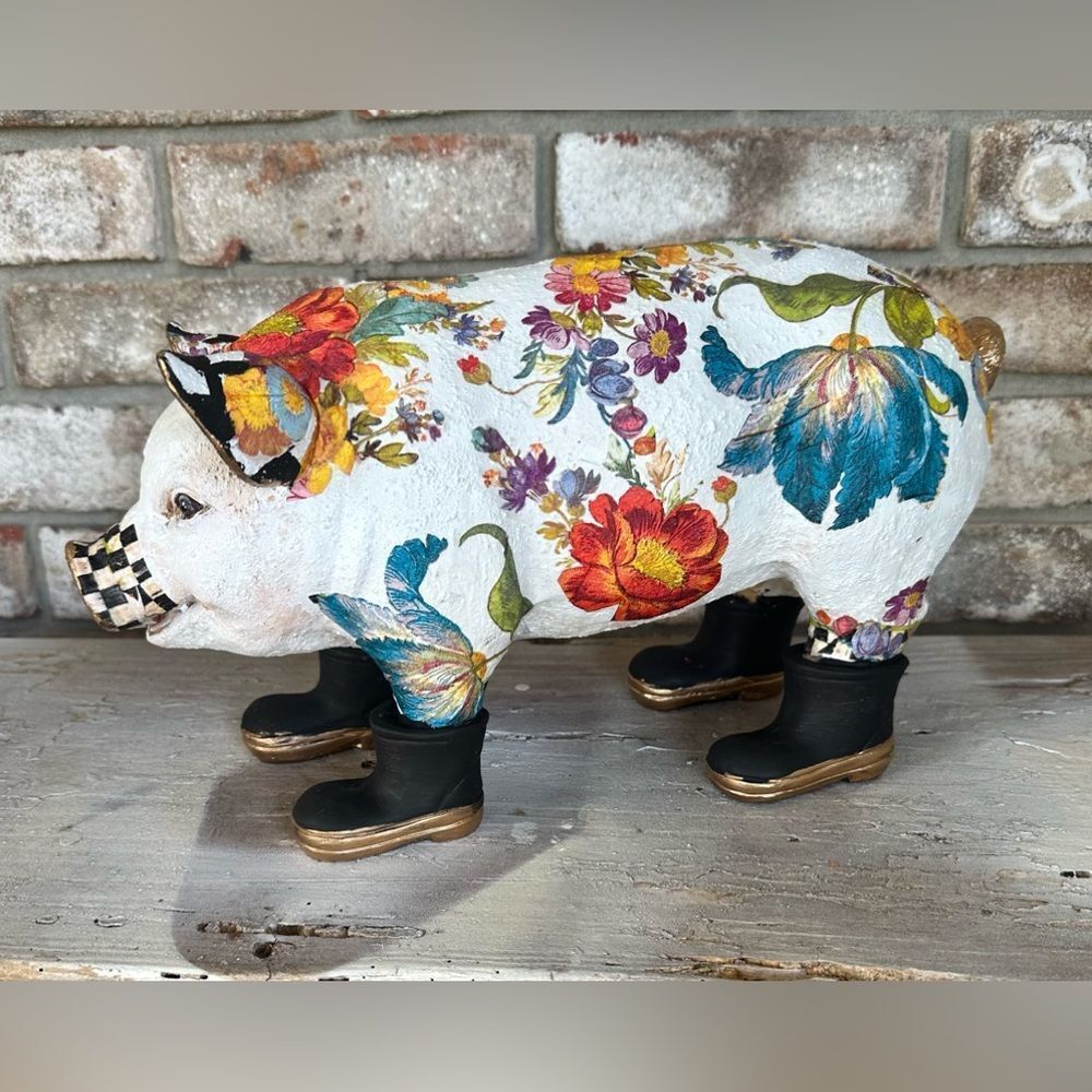 Fancy Farmhouse Pig